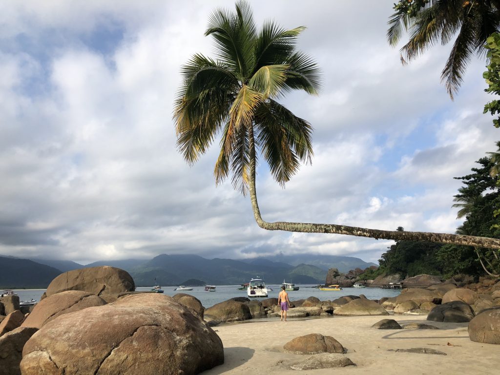 Como conhecer e acampar na Praia do Aventureiro – Ilha Grande