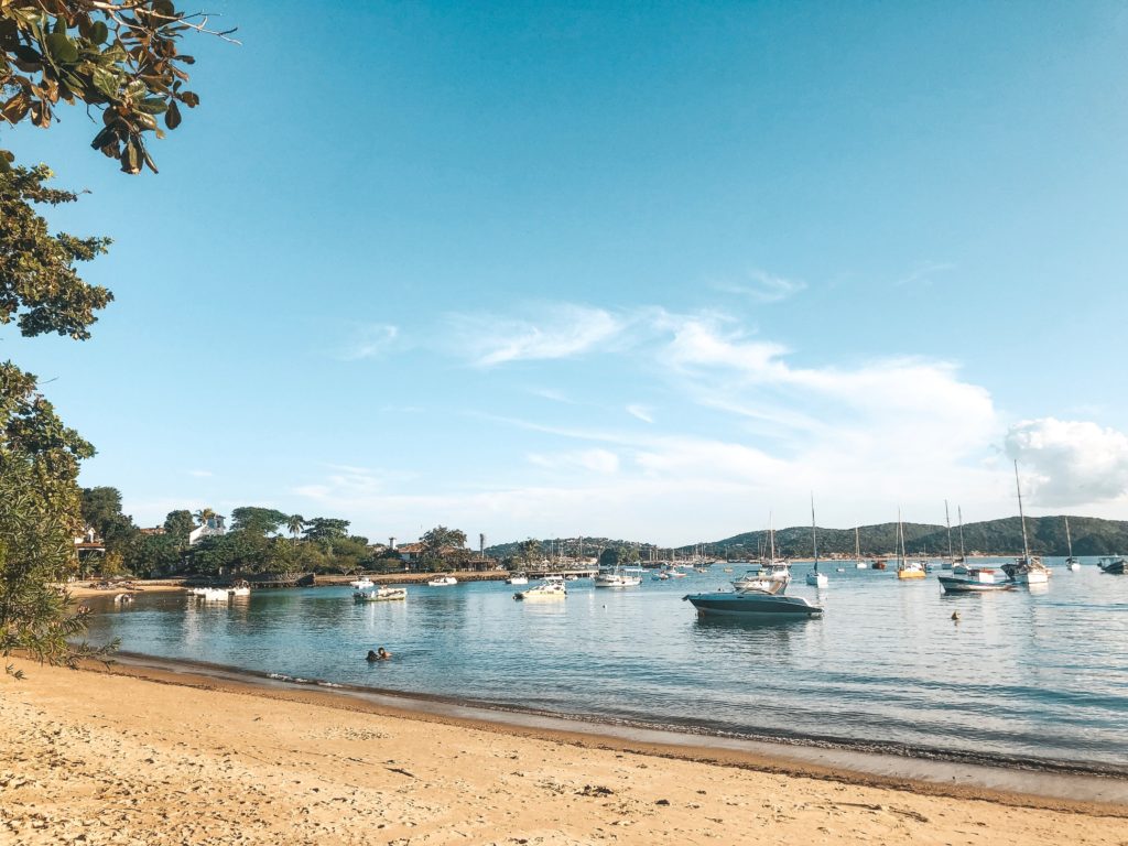 praia dos ossos em buzios