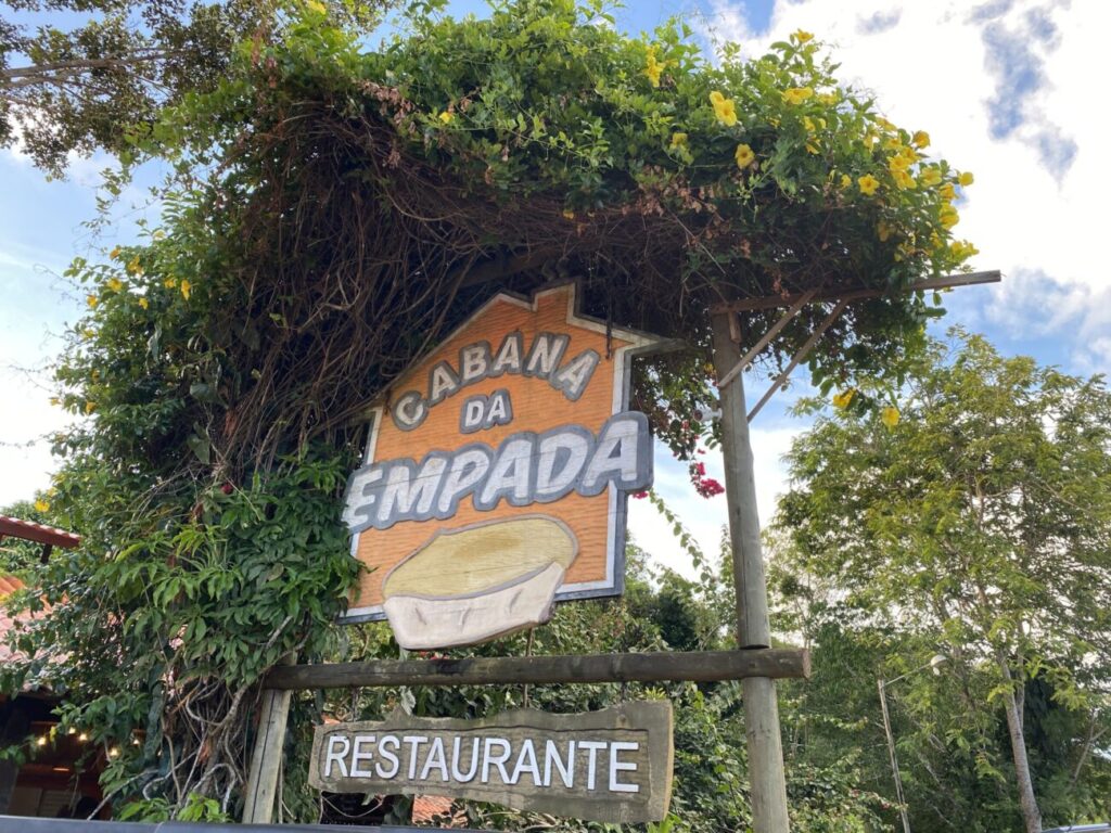 Cabana da Empada na estrada a caminho de Península de Marau